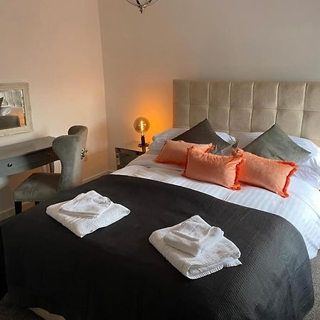 The Lion Hotel Broseley Bagian luar foto