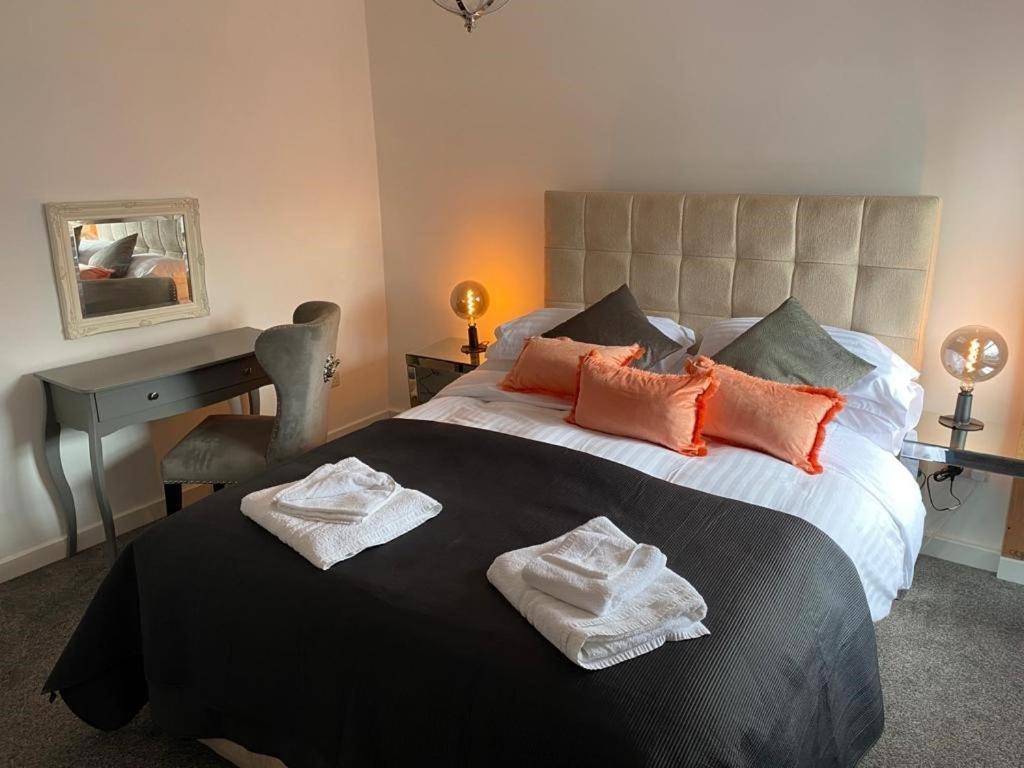 The Lion Hotel Broseley Bagian luar foto
