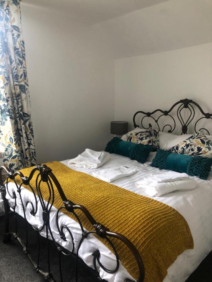 The Lion Hotel Broseley Bagian luar foto