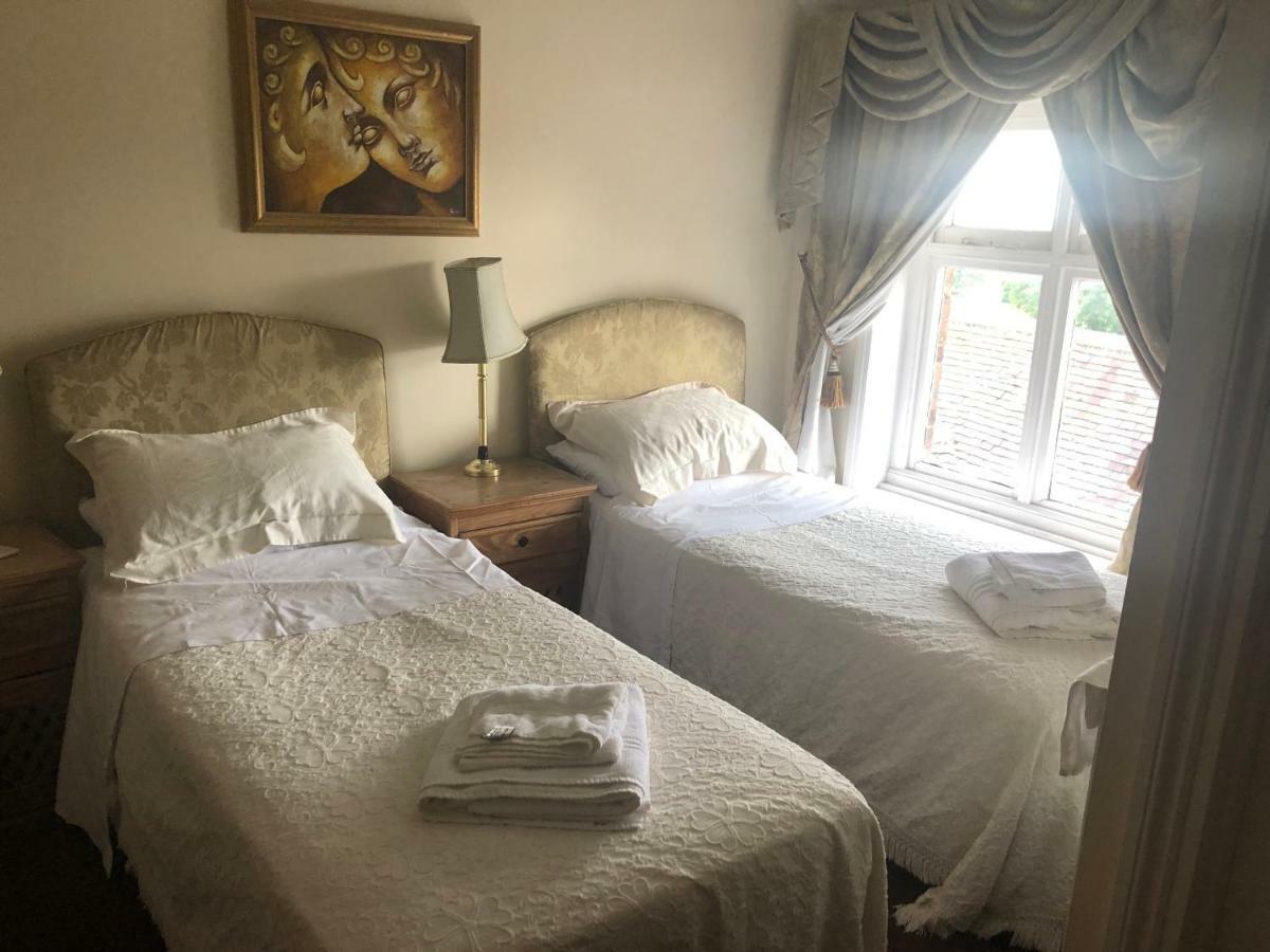 The Lion Hotel Broseley Bagian luar foto