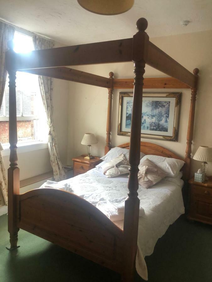 The Lion Hotel Broseley Bagian luar foto